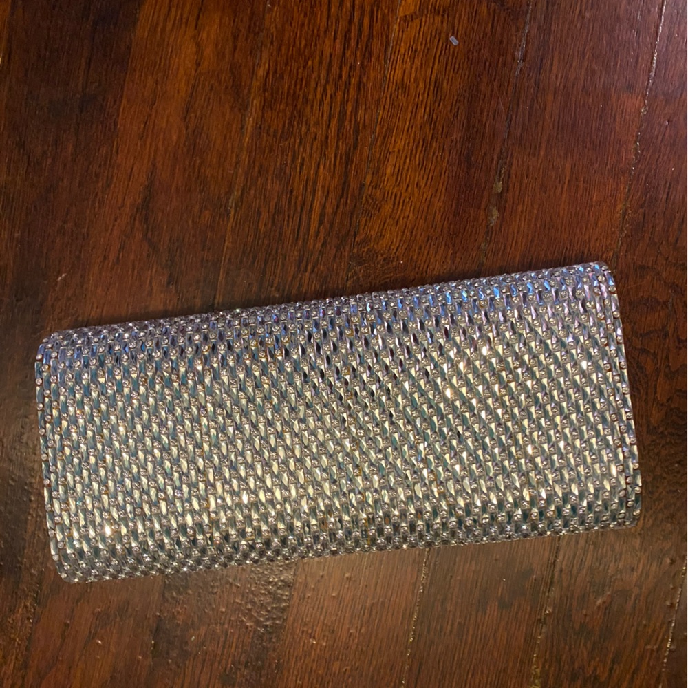 Silver clutch